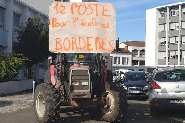 Les parents d'élèves de Bordères dans les Landes réclament un demi poste pour l'école qui compte une seule classe unique avec une seule enseignante pour 35 enfants