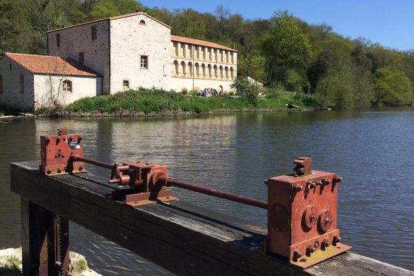 Le moulin à papier du Liveau à Gorges (Loire-Atlantique))