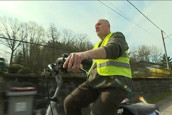 Jean se donne cinq mois pour boucler 3216 kilomètres autour de la France.