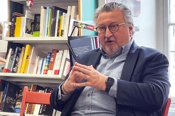 Professeur Michel Pinget, lors d'une rencontre en librairie autour de son livre « Le diabète : mieux le comprendre, pour mieux vivre. »