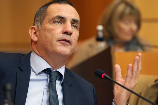 Pour Gilles Simeoni, "accepter de payer cette somme reviendrait à accepter que la Corse de 2021 paye pour les errements du passé". 