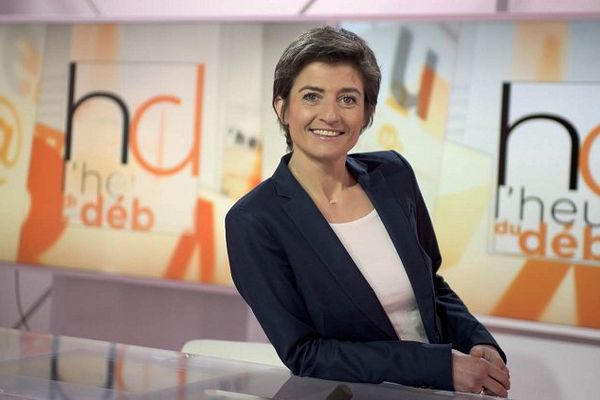 Stéphanie Labrousse présente "hd, l'heure du débat" trois samedis par mois.