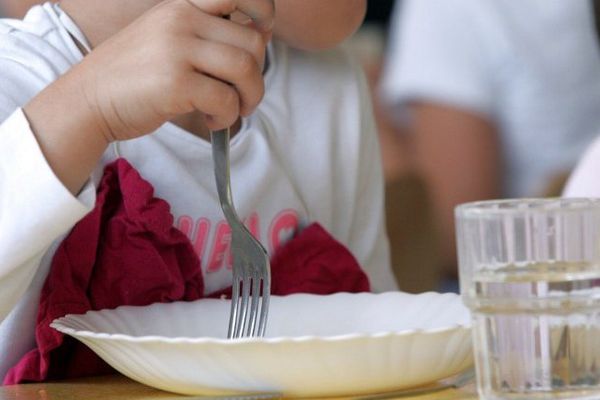 Dans une cantine scolaire