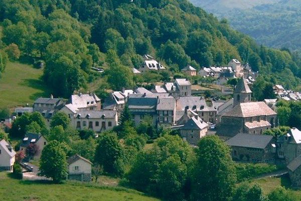 Un Correzien Suspendu Pendant Plus De 2 Heures Dans Le Vide Hier Soir Dans Le Cantal