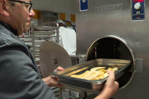 Même les peaux des bananes servent dans la fabrication des plats.