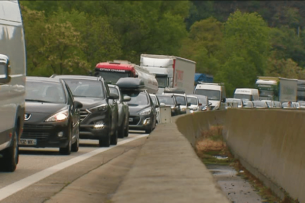 Le mardi 16 mai aux alentours de 13h30, des perturbations sont à prévoir, l'autoroute sera momentanément coupée.