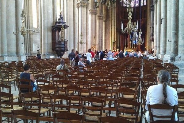 La cathédrale a été vidée avant la cérémonie pour vérifier la sécurité des lieux