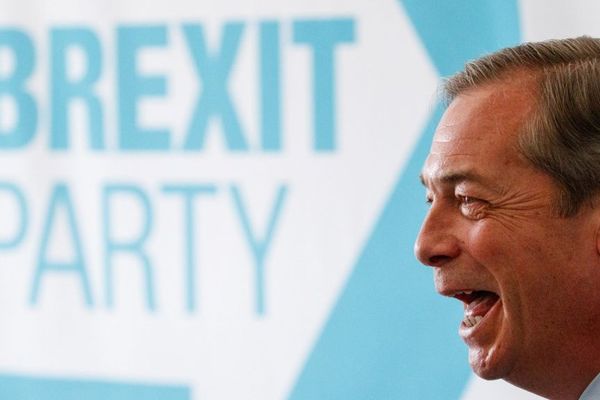 Le Parti du Brexit de Nigel Farage très largement en têtes des sondages pour les prochaines élections européennes au Royaume-Uni.