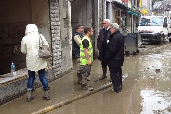 Martin Malvy, président de la région Midi-Pyrénées à la rencontre des sinistrés