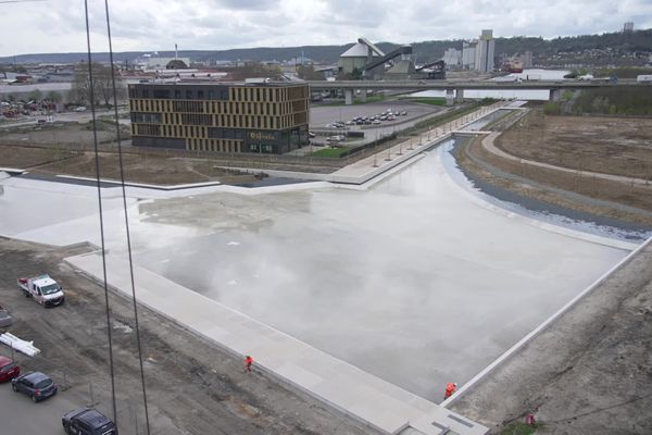 Un nouveau canal a été mis en eau ce vendredi 29 mars 2024 dans le nouveau quartier Flaubert de Rouen.