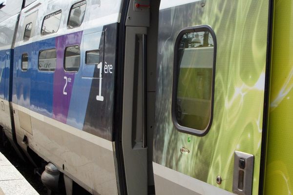 Un colis suspect dans un TGV reliant Paris à Rennes, la gare de Laval évacuée