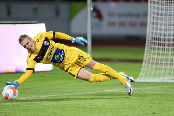 L'entraîneur niortais a salué la performance de son gardien à Evian, ce vendredi soir.