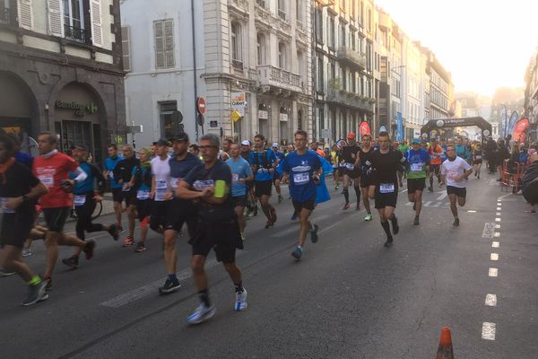 Dimanche 21 octobre 2018, 700 personnes ont couru dans la ville de Clermont-Ferrand au profit du Secours Populaire du Puy-de-Dôme.