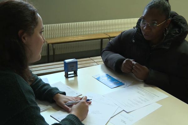 Jacky rencontre la médecin et prévoit de faire dépister toute sa famille