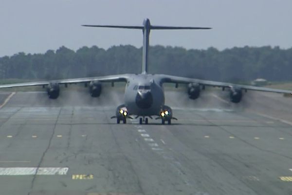 L'A400M sur la base 123 Orléans-Bricy le 30 septembre 2013