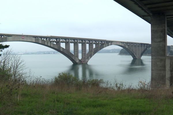 Le pont Albert Louppe de Brest a été construit en 1930 par l'ingénieur français Eugène Freyssinet.