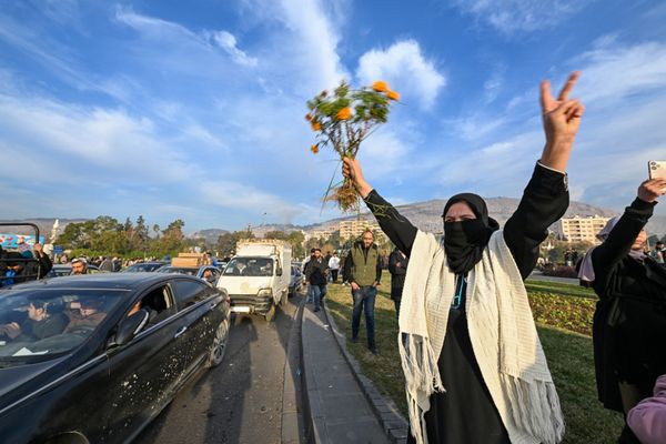 8 décembre 2024 : des habitants de Damas célèbrent l'arrivée des rebelles et la fin du régime Al-Assad.