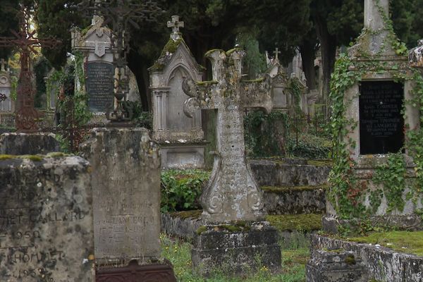 Le cimetière de Chilvert a des allures de jardin anglais de l'époque romantique.