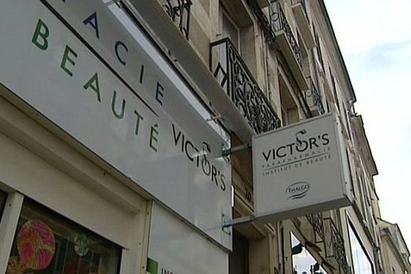 Gaëtan Deutschler, gérant de la parapharmacie "Victor's" à Nevers, dans la Nièvre, a reçu un Mercure d'Or 2014