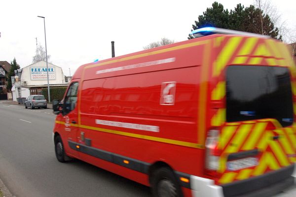 Les deux victimes grièvement blessées ont été transportées en urgence pour être hospitalisées.