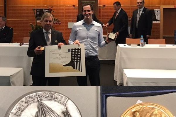 Jonathan Banner lors de la remise de sa médaille d'Or à la Foire de Paris le 6 mai 2017