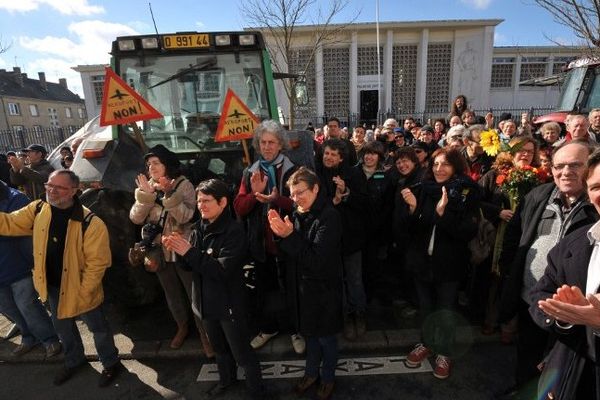 Lors d'un précédent rasemblement devant le Palais de Justice de St Nazaire le 20 mars 2013