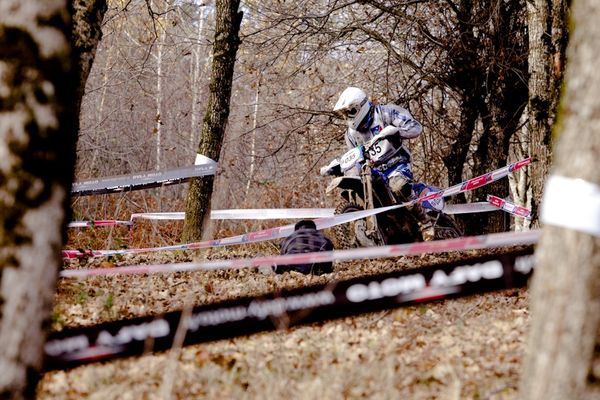 Sept parties techniques, 40 km de course, entre 9 et 10 heures de roulage, The Race 2012 avait pour ambition de conclure en apothéose la saison d'enduro. Les pilotes et les spectateurs venus dans le Puy-de-Dôme, à Saint-Rémy-sur-Durolle, près de Thiers, n'ont pas été déçus du voyage.