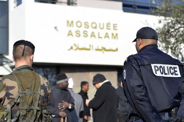 La mosquée Assalam a été construite à l'entrée de Nantes sur un terrain vierge de tout bâtiment.