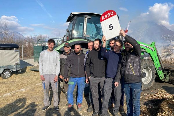 Le barrage des agriculteurs sur l'autoroute A480, à Grenoble, a été levé le 2 février 2024.