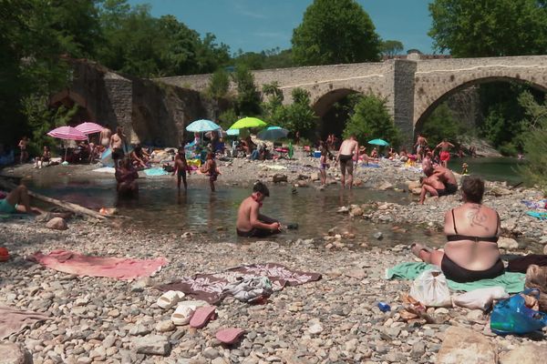 Ce coin de baignade attire beaucoup de touristes