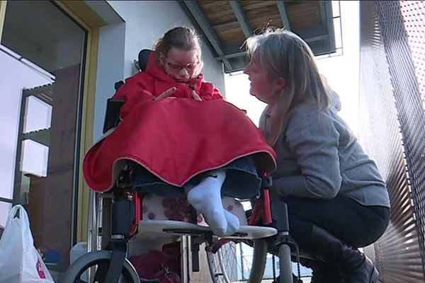 Catherine et sa fille Marie coincées au 10e étage de leur immeuble