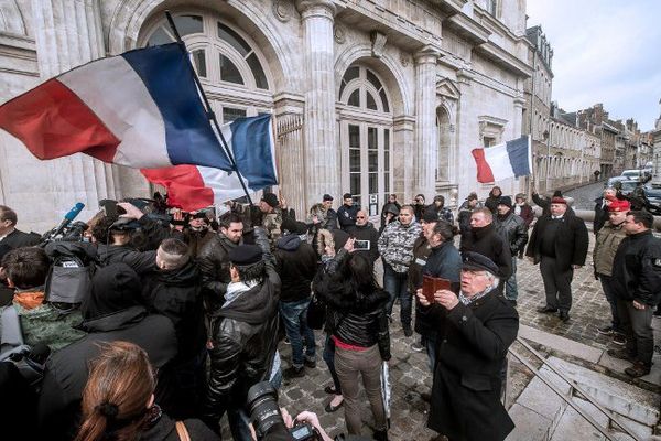 Manifestation de soutien pour les quatre prévenus qui comparaissaient ce lundi à Boulogne-sur-Mer.