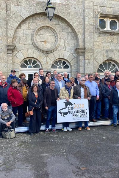 Alan Stivell, parrain de la Cité de la musique bretonne à Bégard 22