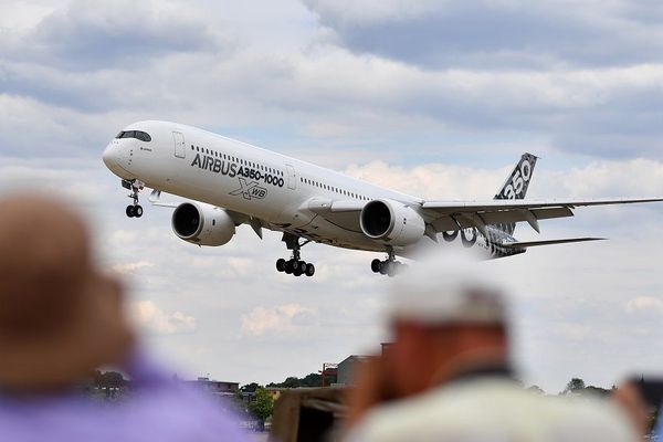 Le décollage d'un Airbus A 330-900 Néo au salon de Farnborough