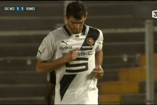 L'attaquant Nelson Oliveira, prêté pour un an au Stade Rennais par le Benfica Lisbonne, marque le but rennais contre l'OGC Nice. 