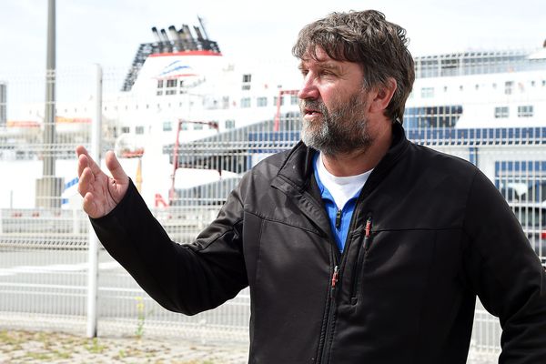 Eric Vercoutre, secrétaire général du Syndicat Maritime Nord de la Scop en liquidation judiciaire SeaFrance, s'est dit "satisfait" mardi de l'accord trouvé lundi soir à Paris