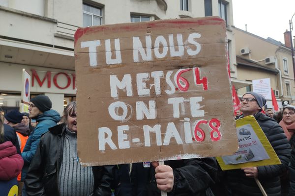 Une pancarte à Vesoul, lors de la manifestation du 31 janvier contre la réforme des retraites.