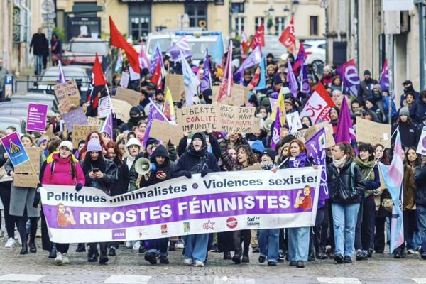 Suite à de nombreux départs de membres prévus, Nous Toutes 54 recrute une nouvelle équipe pour continuer de faire vivre le féminisme à Nancy (Meurthe-et-Moselle).