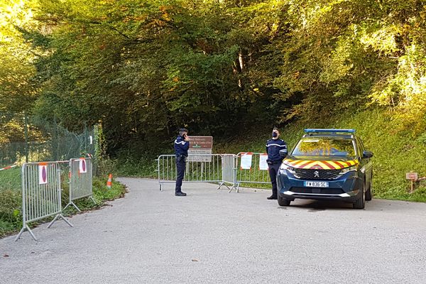 Depuis le quadruple meurtre survenu à Chevaline en Haute-Savoie, en 2012, l'enquête se poursuit.