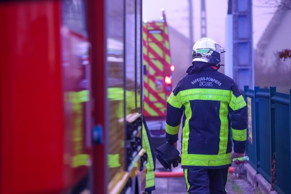 Les sapeurs-pompiers sont intervenus pour un feu de maison à Grazac (31)