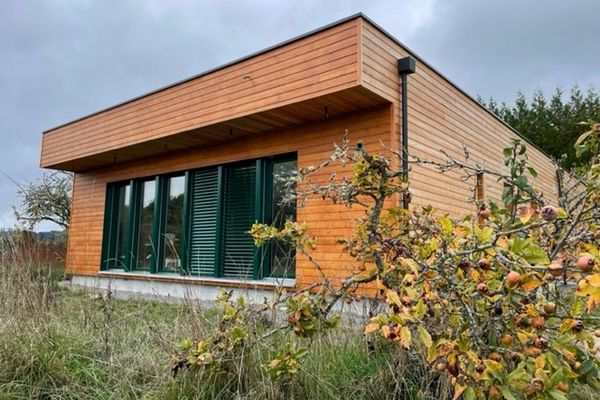 A l'occasion des 7èmes journées de l'architecture, sur le thème "architecture à habiter", le Pays d'art et d'Histoire de la Haute-Corrèze a proposé hier à Meymac la visite du chantier d'une maison à vocation passive. Pour la chauffer, ni fioul, ni électricité, ni gaz, une véritable économie alors que les prix de l'énergie flambent.