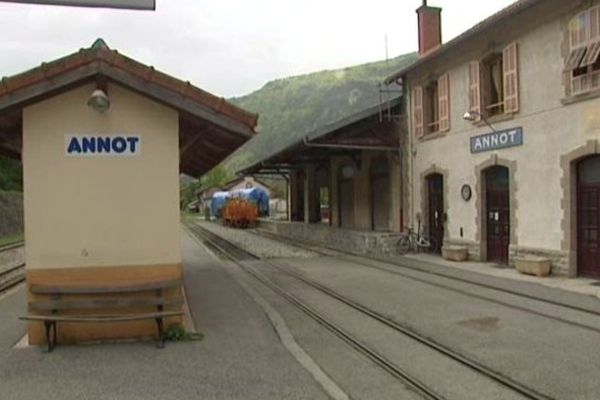 La Gare d'Annot, déserte depuis le mois de février. 