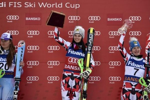 Anna Fenninger sur le podium