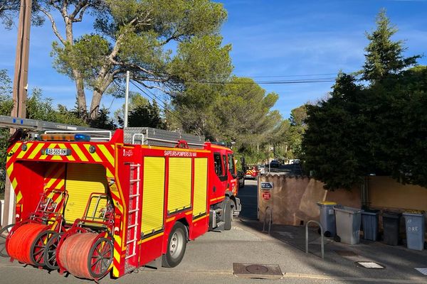 C'est dans une maison de cette allée privée qu'un incendie s'est déclaré ce samedi matin, faisant quatre blessés graves.