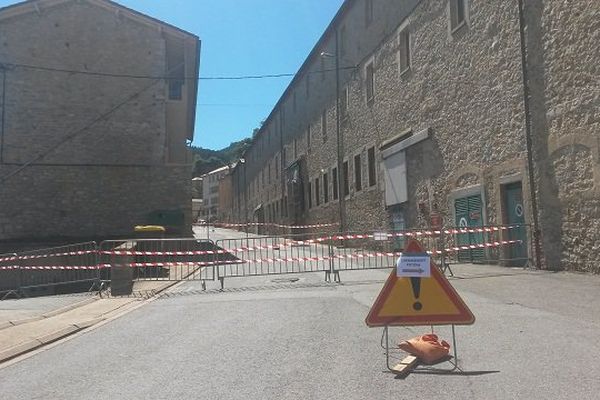 La sécurisation de la rue principale de Roquefort paralyse la localité