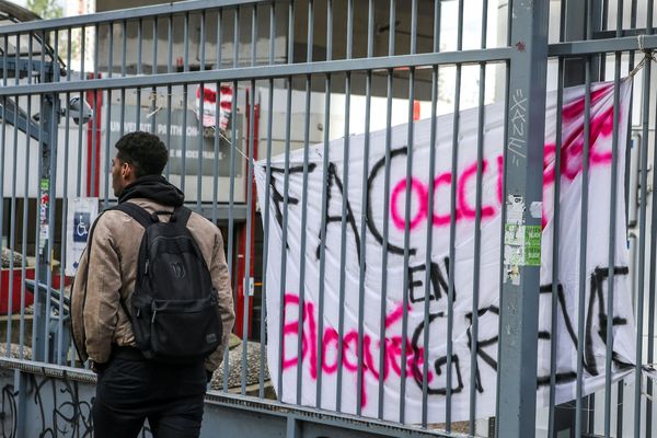 Le site Tolbiac de la faculté Paris I est en "blocage illimité" après un vote des étudiants réunis en assemblée générale mardi 3 avril.