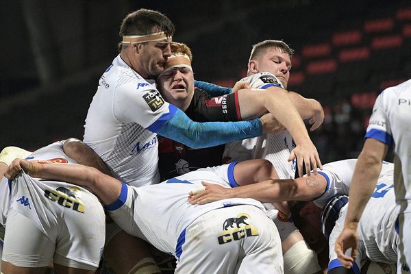 Le Castres Olympique s'impose à Lyon 15 à 14 lors de la 13 ième journée de Top 14