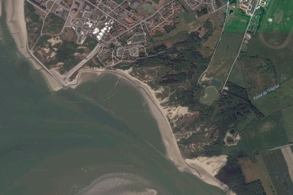 Le corps sans vie de la victime gisait dans une zone dunaire à Berck-sur-Mer.