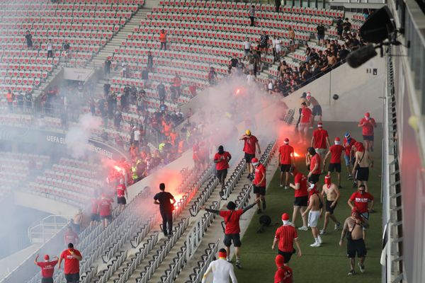 Le 8 septembre 2022, des supporters allemands désireux d'en découdre avec ceux des Aiglons ont fait fi des règles de sécurité.