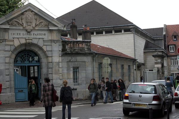 Une sectorisation devrait être mise en place à Besançon afin de privilégier la mixité sociale dans les établissements scolaires.